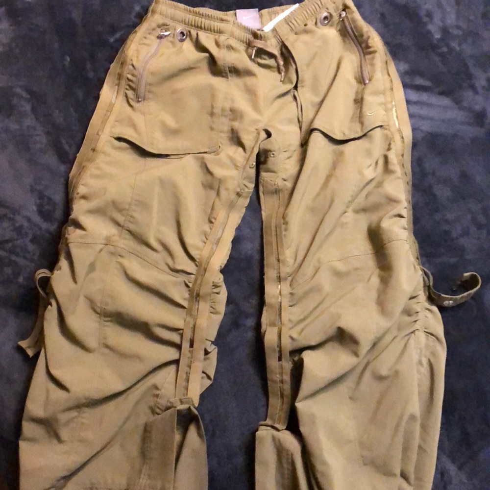 Nike parachute pants in army green